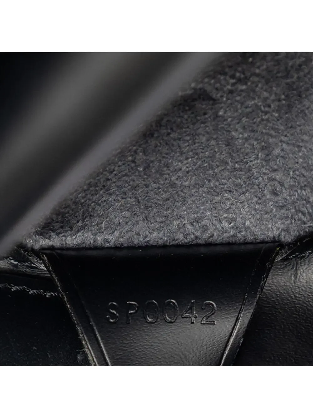 Louis Vuitton Epi Sac Verseau Pre-Loved #300066L57B